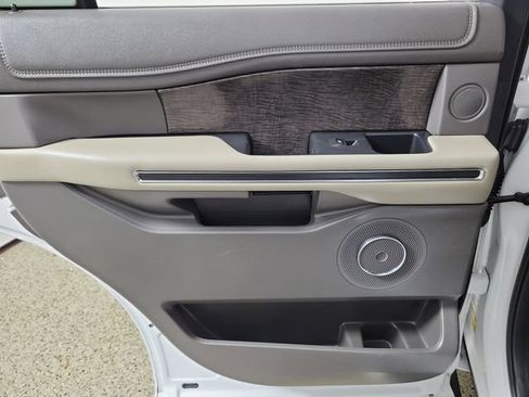 Used 2021 Ford Expedition Limited RWD image 15