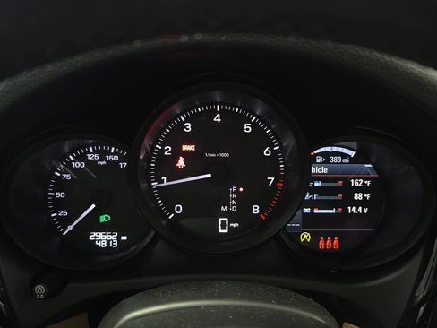 Certified 2023 Porsche Macan AWD/4WD image 6