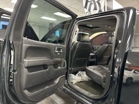 Used 2016 GMC Sierra 3500 Denali w/ Duramax Plus Package image 30