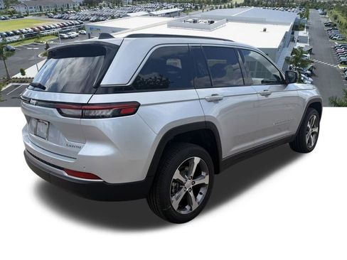 New 2026 Jeep Grand Cherokee Limited RWD image 4