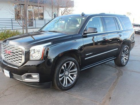 Used 2020 GMC Yukon Denali w/ Denali Premium Package image 4