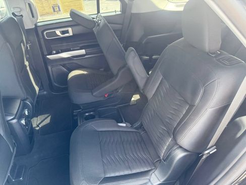 Certified 2021 Ford Explorer XLT RWD image 36