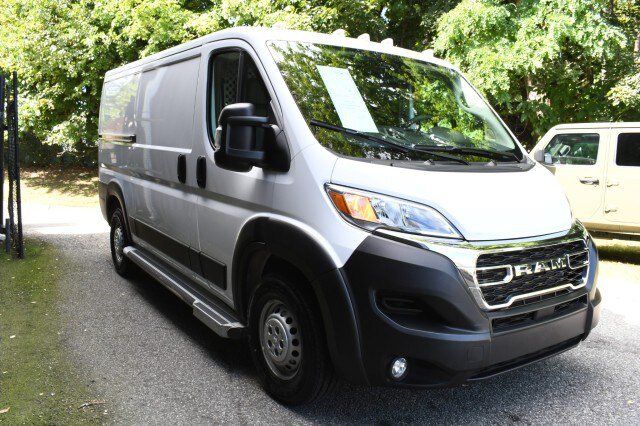 Used 2025 RAM ProMaster 2500 w/ U-Haul Equipment Group FWD image 3
