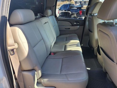 Used 2009 GMC Sierra 1500 SLT w/ Suspension Package, Off-Road image 9