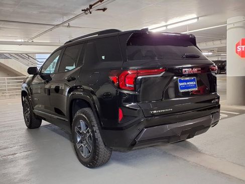 New 2026 GMC Terrain AT4 AWD/4WD image 10
