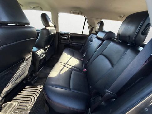 Used 2018 Toyota 4Runner TRD Off-Road Premium AWD/4WD image 25