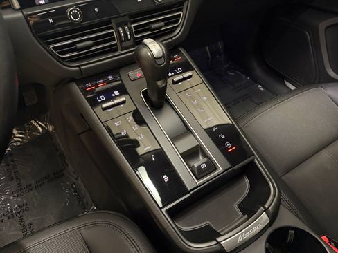 Used 2023 Porsche Macan S AWD/4WD image 44