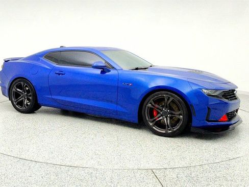 Used 2021 Chevrolet Camaro LT w/ RS Package image 3