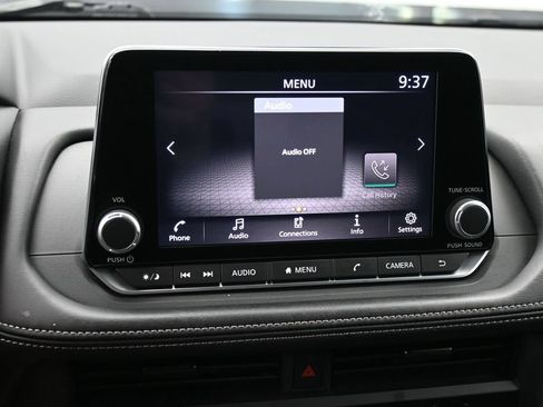 Used 2024 Nissan Rogue S AWD/4WD image 13