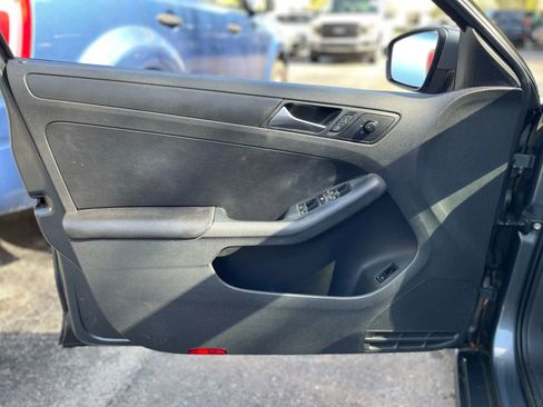 Used 2011 Volkswagen Jetta SE image 27