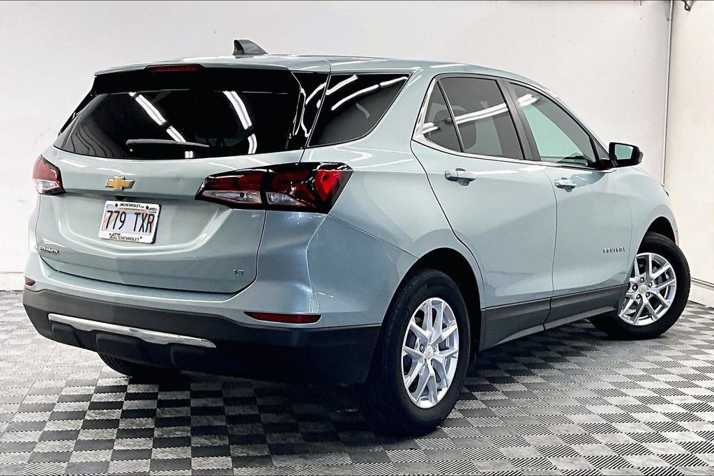 Used 2022 Chevrolet Equinox LT FWD image 12