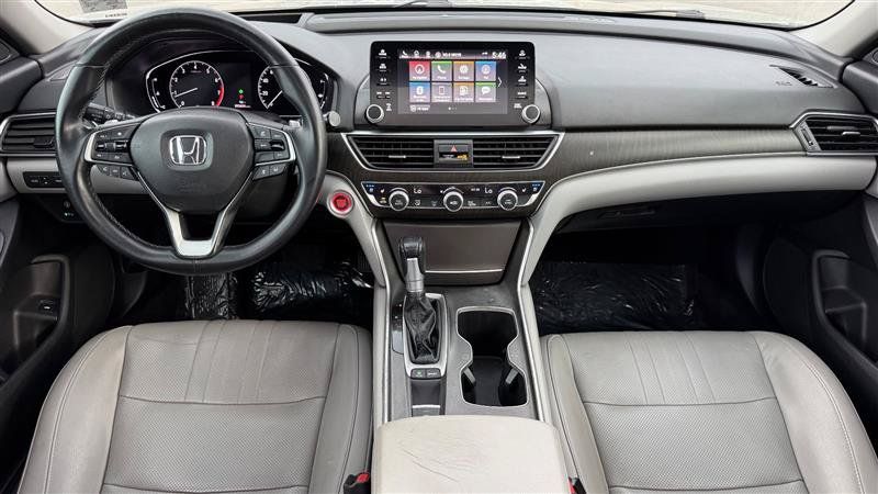 Used 2018 Honda Accord Touring image 17