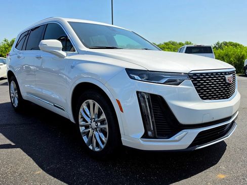 Used 2025 Cadillac XT6 Premium Luxury w/ LPO, Floor Liner Package AWD/4WD image 7