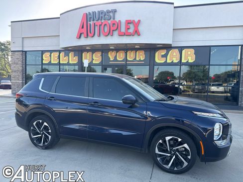 Used 2023 Mitsubishi Outlander SE FWD image 1
