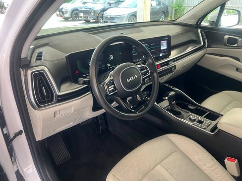 Certified 2024 Kia Sorento S w/ Panoramic Sunroof Package FWD image 6