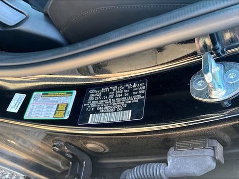 Used 2025 Hyundai Elantra Sport FWD image 31