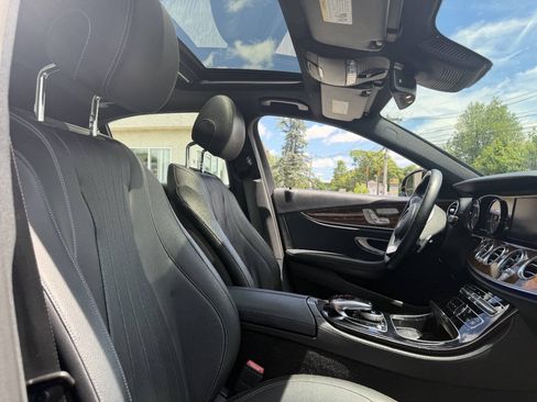 Used 2017 Mercedes-Benz E 300 4MATIC image 28