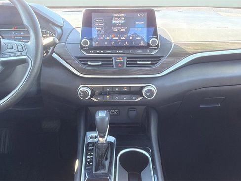 Used 2024 Nissan Altima 2.5 SV image 19