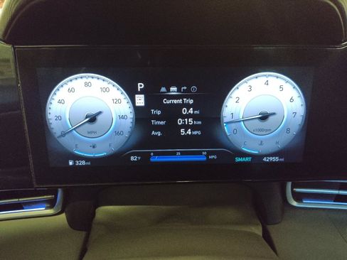 Used 2025 Hyundai Elantra SEL FWD image 23