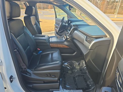Used 2017 Chevrolet Suburban Premier image 10