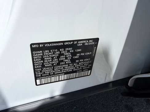 Certified 2026 Volkswagen Atlas SE w/ Black Wheel Package FWD image 32