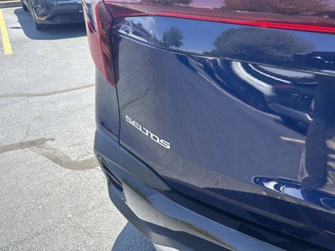Used 2024 Kia Seltos EX AWD/4WD image 5