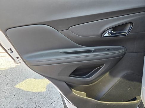 Used 2021 Buick Encore Preferred w/ Safety Package image 11