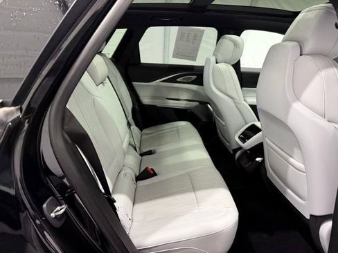 Used 2024 Cadillac Lyriq Sport image 24