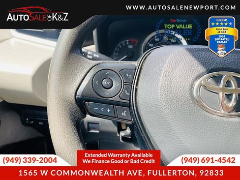 Used 2020 Toyota Corolla LE w/ Carpet Mat Package (TMS) FWD image 25