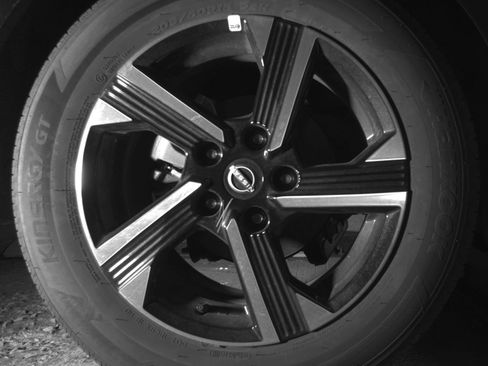 Used 2025 Nissan Sentra SV FWD image 18