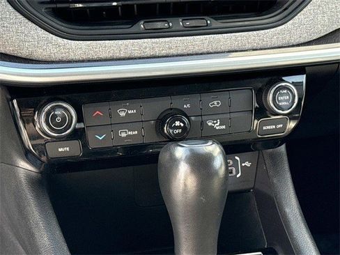 Used 2022 Jeep Compass Latitude w/ Sun and Sound Group image 22