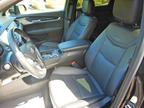 Used 2023 Cadillac XT5 Premium Luxury w/ Technology Package AWD/4WD image 12