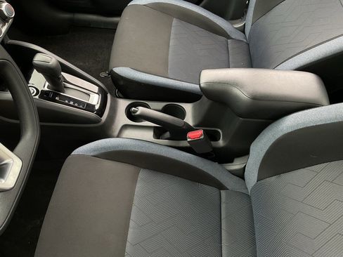 Used 2025 Nissan Versa SV image 32