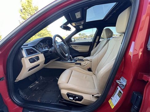 Used 2018 BMW 330i Sedan w/ Premium Package image 23