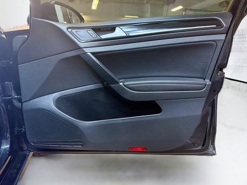 Used 2015 Volkswagen Golf TDI SEL image 32