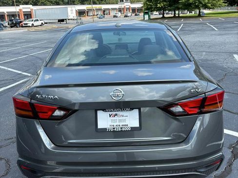 Used 2022 Nissan Altima 2.5 SV w/ SV Premium Package FWD image 6