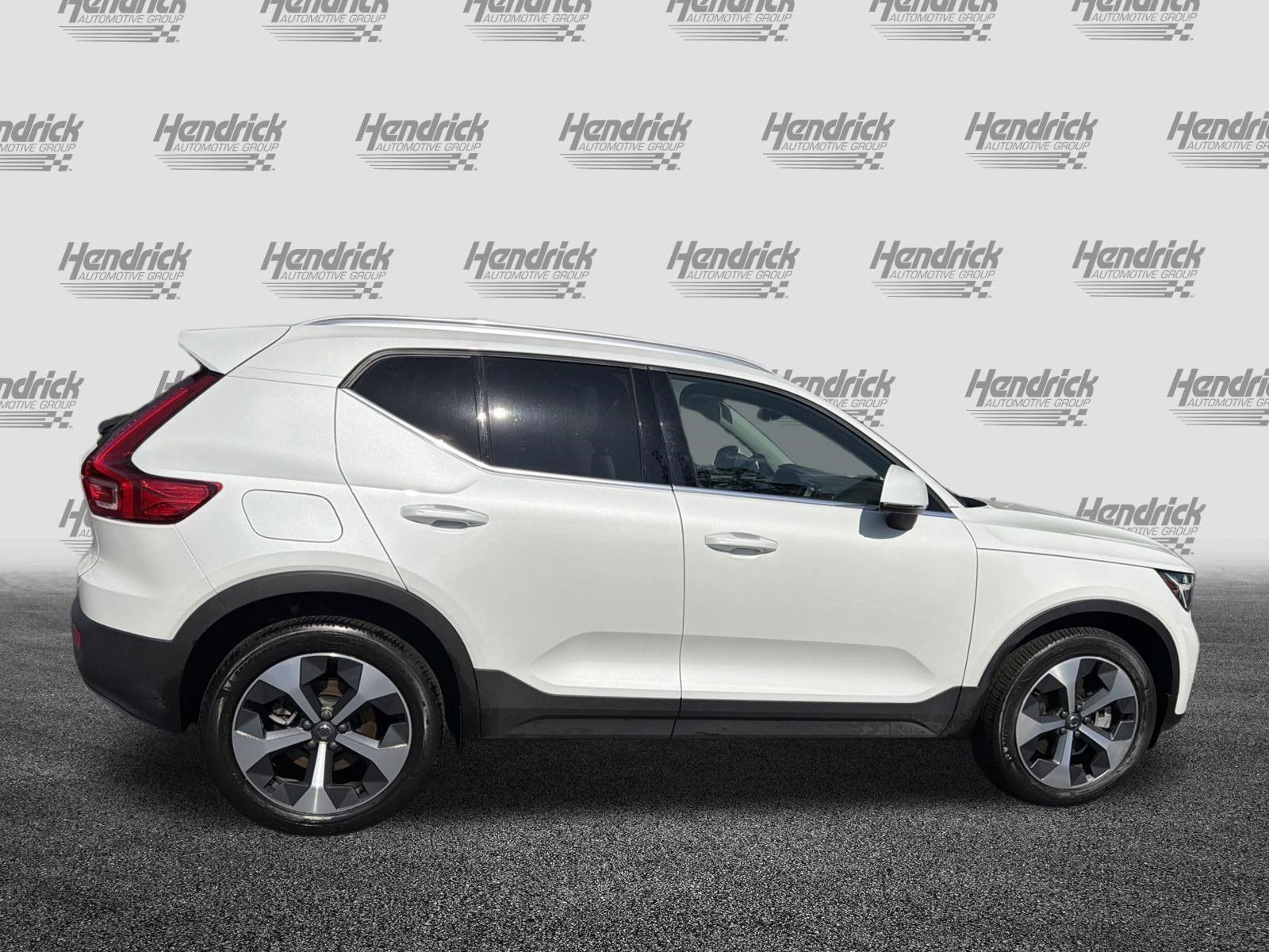 Certified 2023 Volvo XC40 B5 Plus w/ Protection Package Premier AWD/4WD image 11
