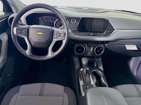 Used 2022 Chevrolet Blazer LT image 2