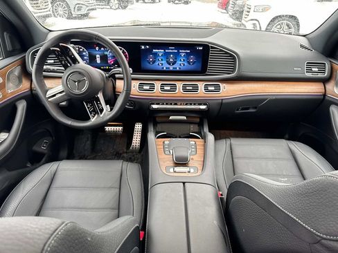 Certified 2025 Mercedes-Benz GLS 450 4MATIC image 17