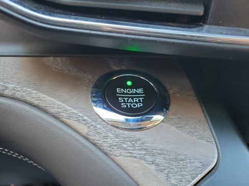 Used 2020 Ford Explorer Platinum w/ Premium Technology Package image 21