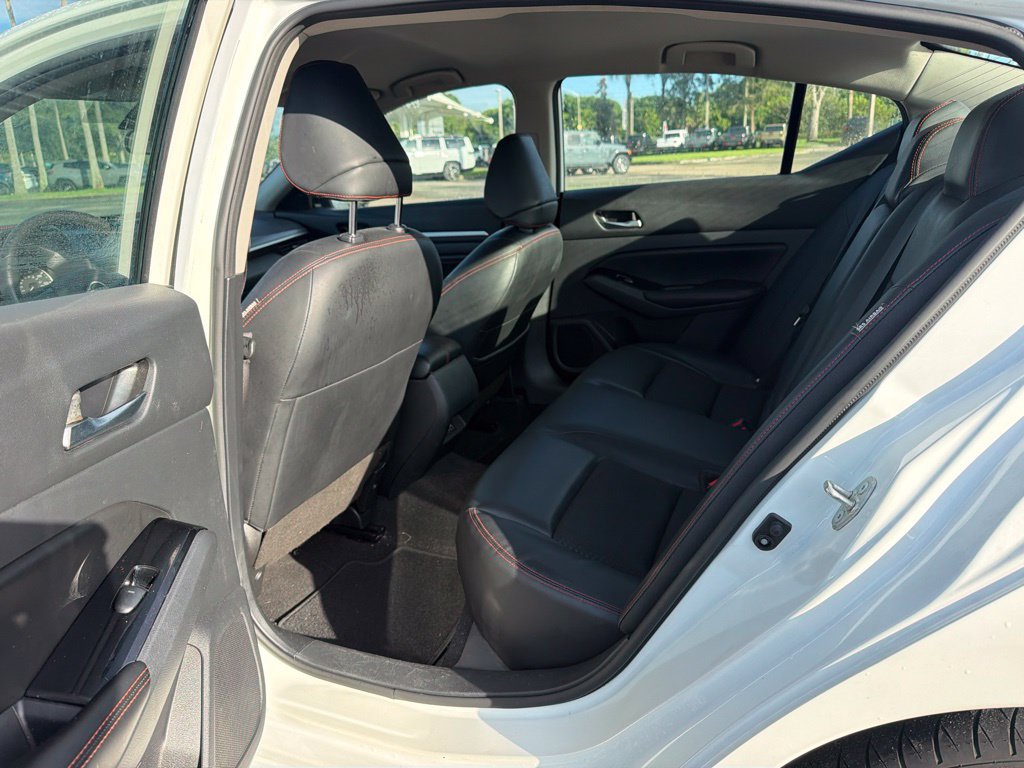 Used 2023 Nissan Altima 2.5 SR FWD image 9