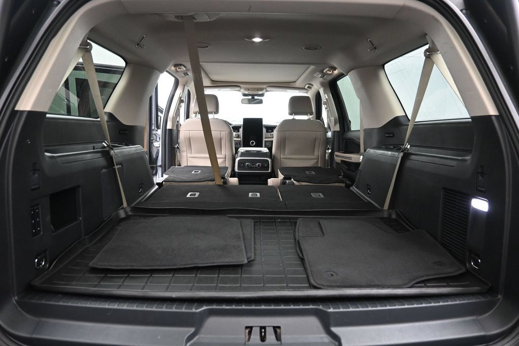 Used 2023 Ford Expedition Max Limited AWD/4WD image 6
