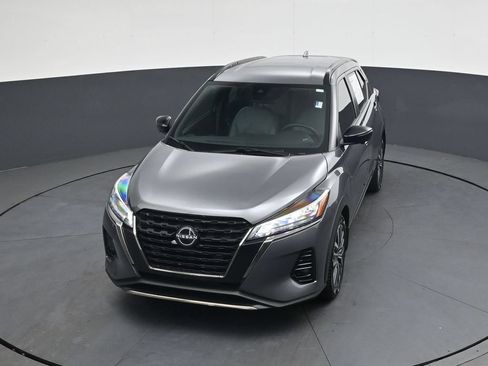 Used 2023 Nissan Kicks SR w/ SR Premium Package FWD image 43