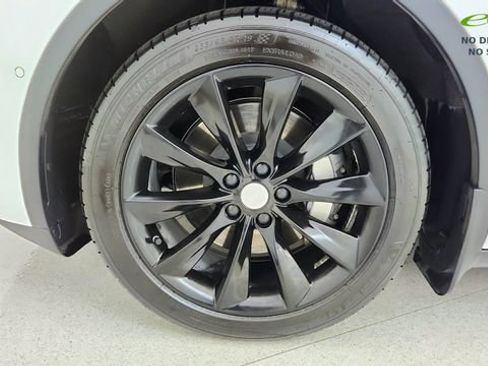 Used 2022 Tesla Model Y Long Range AWD/4WD image 56