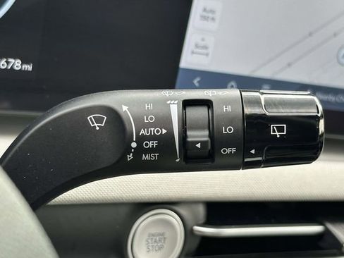 Used 2025 Hyundai Tucson Limited FWD image 26