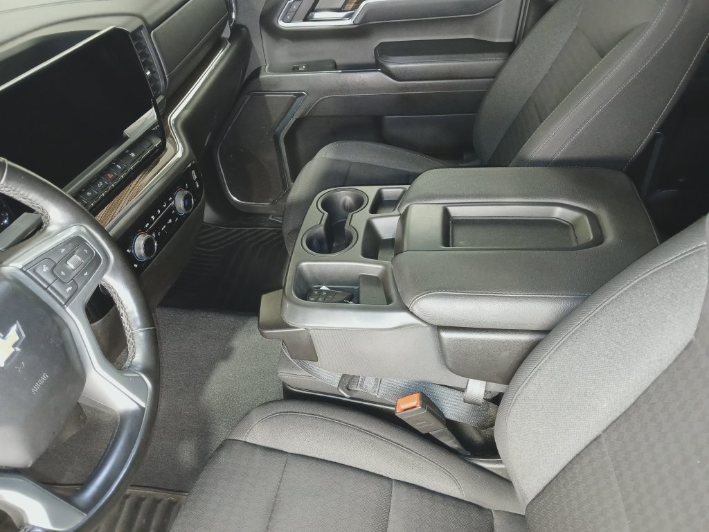 Used 2024 Chevrolet Silverado 1500 LT AWD/4WD image 16