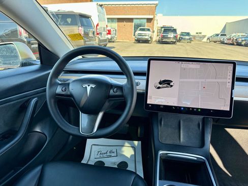 Used 2021 Tesla Model 3 Long Range AWD/4WD image 3