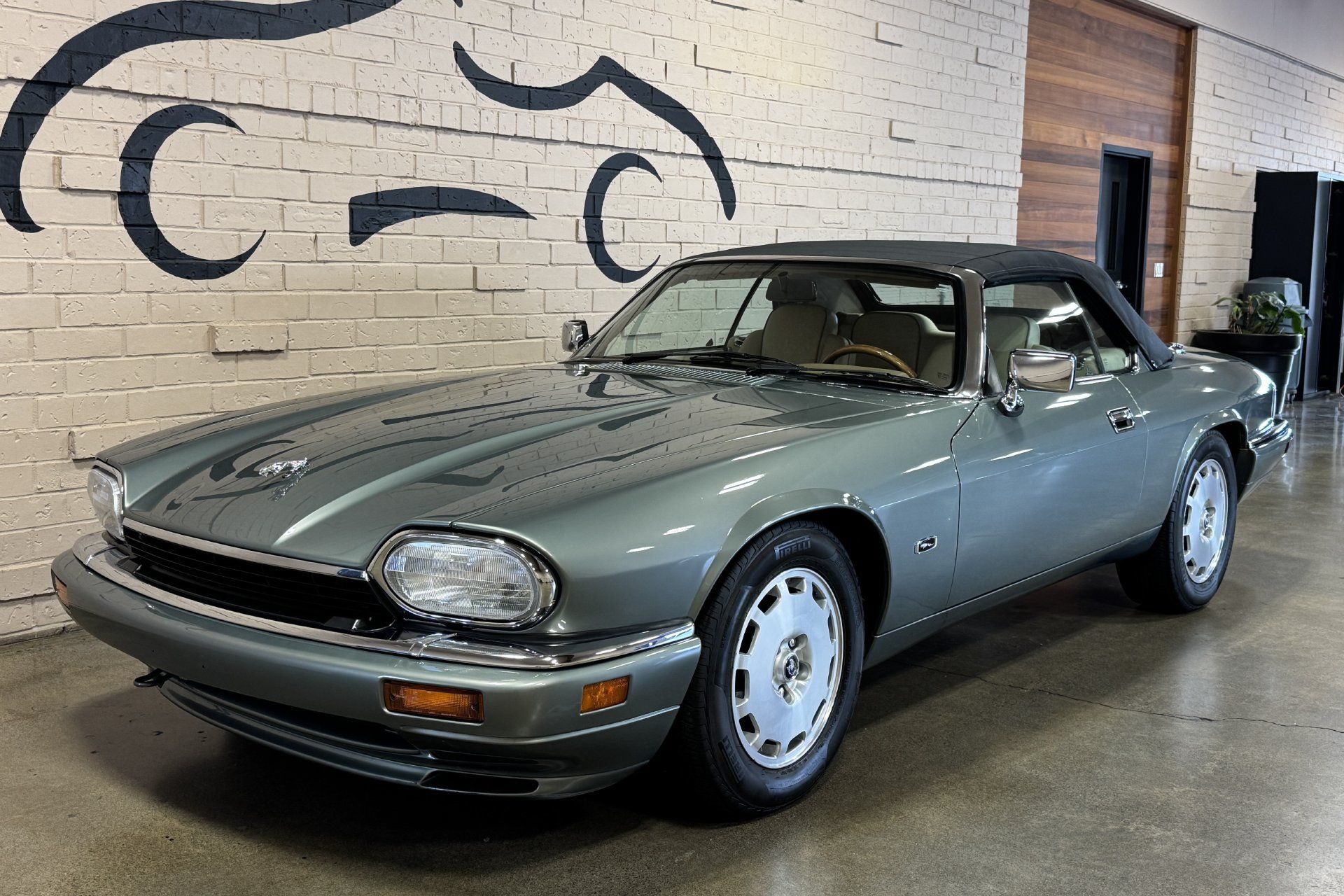 Used 1996 Jaguar XJS 4.0 Convertible RWD image 13
