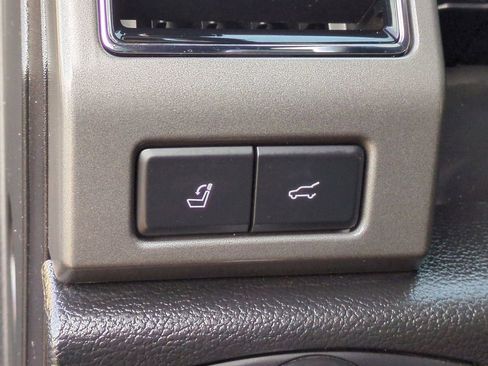 Used 2021 Ford Expedition Max XLT image 17