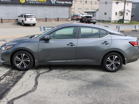 Certified 2021 Nissan Sentra SV image 2